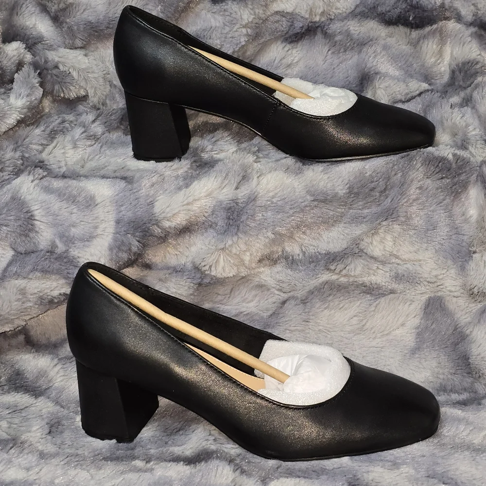 NWB‎ Bella Vita Jillian Block Heel Square Toe Pumps Black Leather Size 7.5